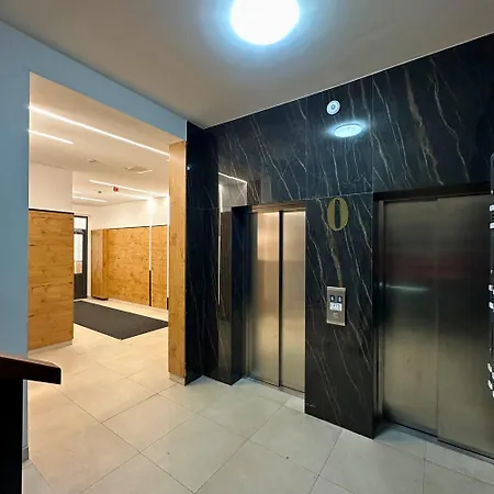 Hera With Private Garage Lukavica