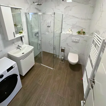 Hera With Private Garage * Lukavica