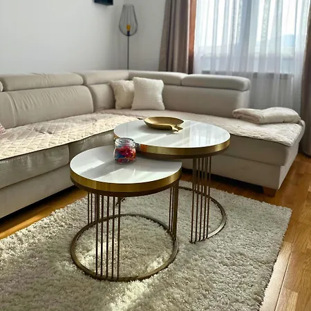 Hera With Private Garage Lukavica